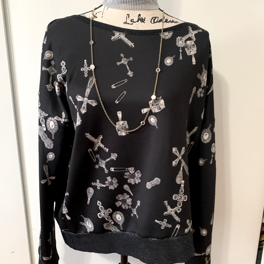 Rock N Republic cross and safety pins 🧷 sweatshirt